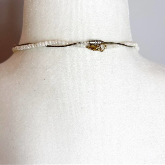 Set Of Two Vintage Necklaces White Beaded Silver Tone Metal - Picture 4 of 7